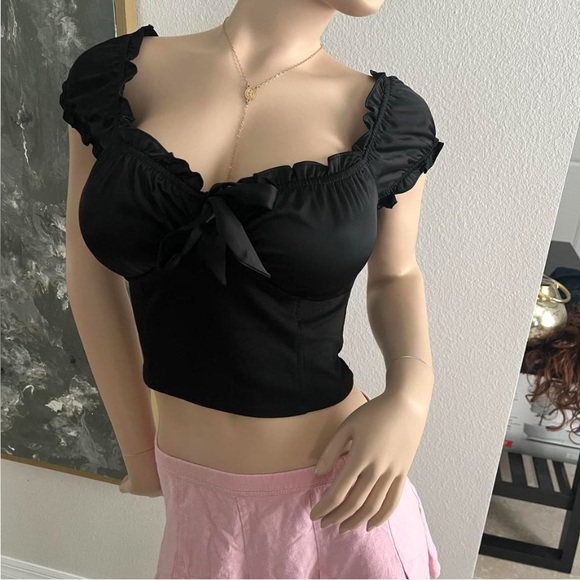 Elegant Black Peasant Top - Picture 2 of 3